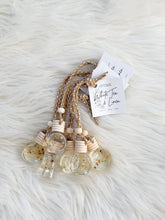 Load image into Gallery viewer, Scented By Elle - White Tea & Linen Car Diffuser