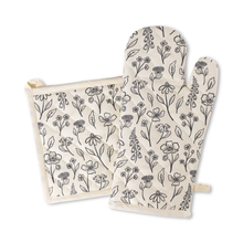Load image into Gallery viewer, Oven Mitt & Pot Holder Set | Pressed Floral | Elyse Breanne Design