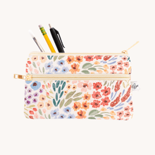 Load image into Gallery viewer, Pencil Pouch Countryside Blooms