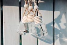 Load image into Gallery viewer, Scented By Elle - Luxe Linen Car Diffuser

