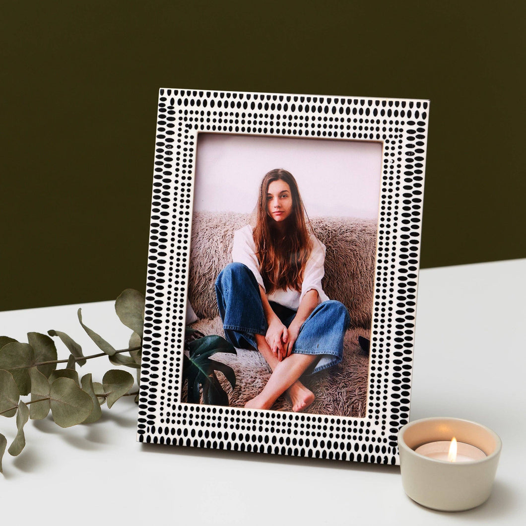 5x7 Picture Frame Rhythm Particles Collection Black & White | Handicrafts Home