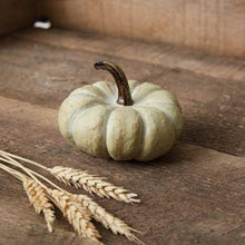 Load image into Gallery viewer, Small Harvest Pumpkin Resin
