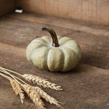 Load image into Gallery viewer, Small Harvest Pumpkin Resin

