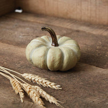 Load image into Gallery viewer, Small Harvest Pumpkin Resin
