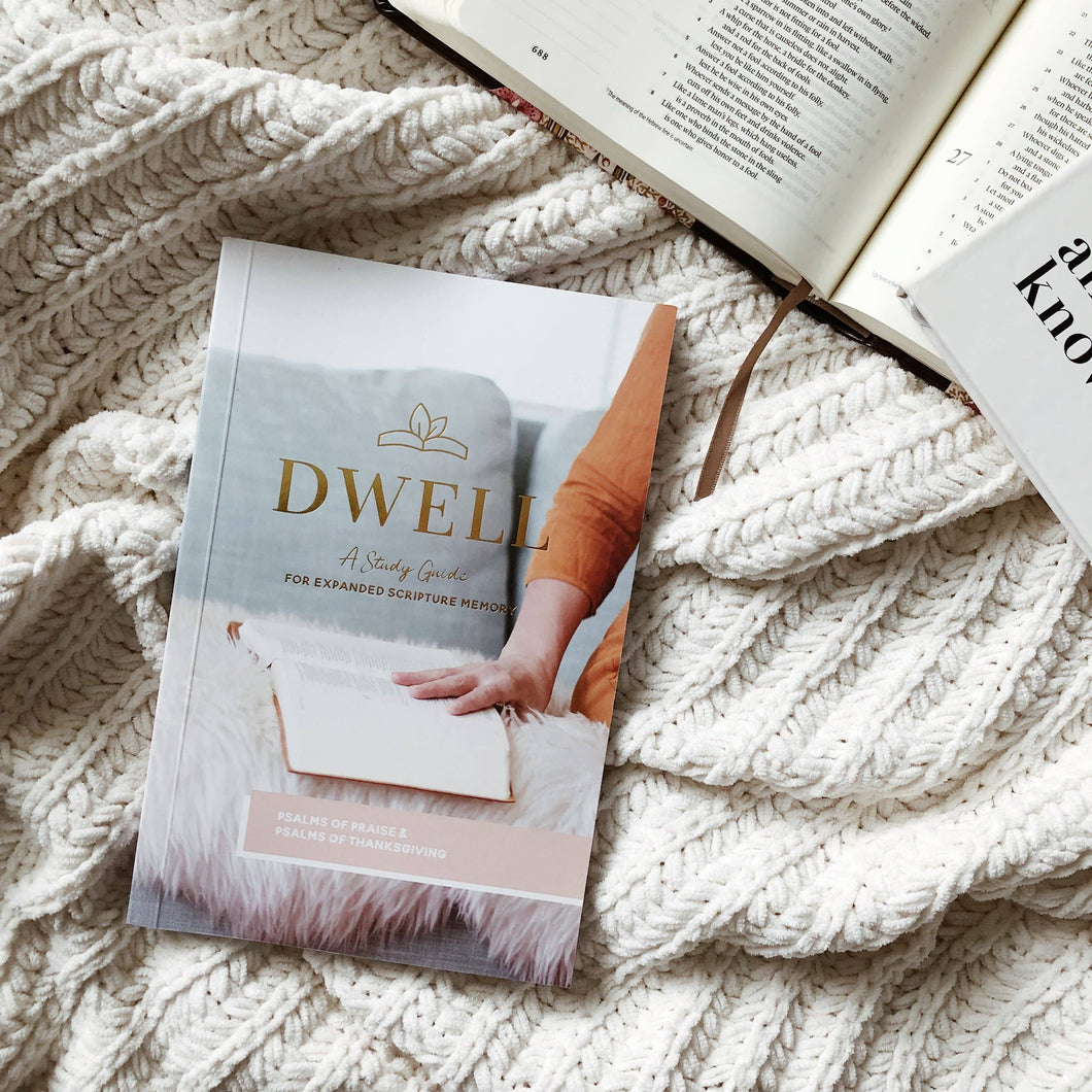 The Daily Grace Co - Dwell Scripture Memory Journal - Psalms