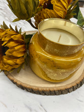 Load image into Gallery viewer, Capri Blue 19 oz Glimmer Signature Jar Pumpkin Dulce
