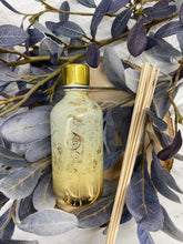 Load image into Gallery viewer, Capri Blue 8 fl oz Glimmer Reed Diffuser Volcano
