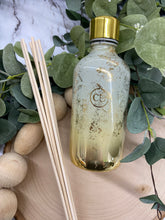Load image into Gallery viewer, Capri Blue 8 fl oz Glimmer Reed Diffuser Volcano
