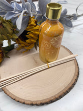 Load image into Gallery viewer, Capri Blue | 8 fl oz Reed Diffuser in Glimmer | Pumpkin Dulce
